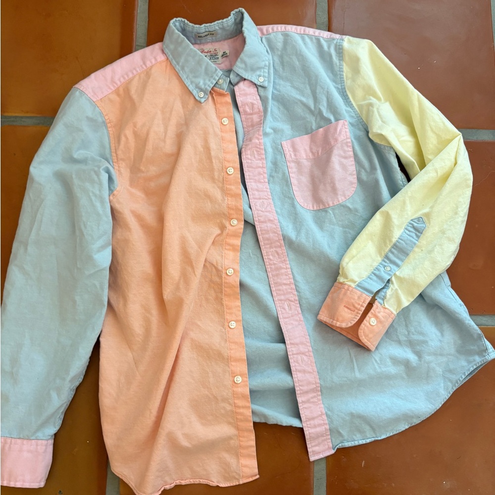 J. Crew Oxford Shirt in Light Blue and Pink Size M
